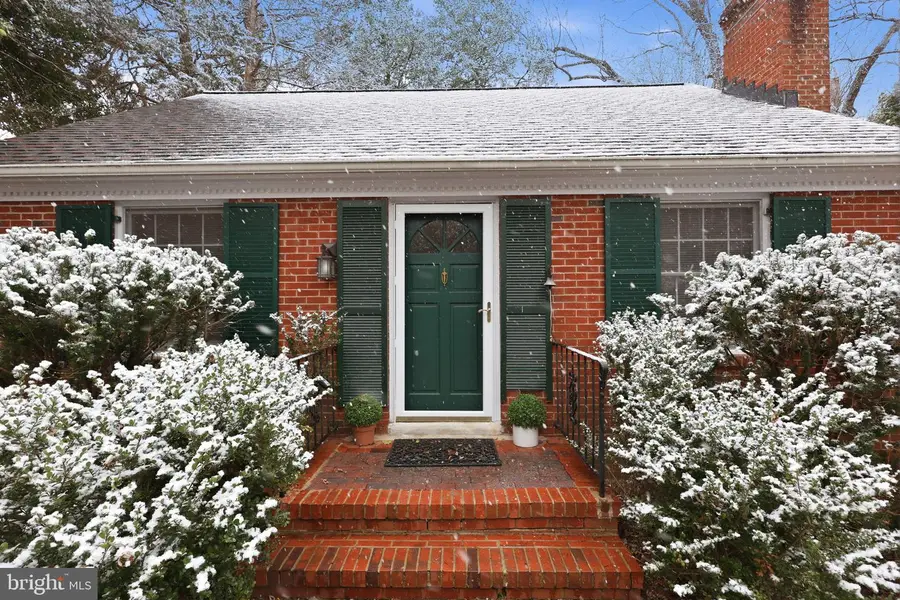 1007 Manning Dr, Fredericksburg, VA 22405 - #2