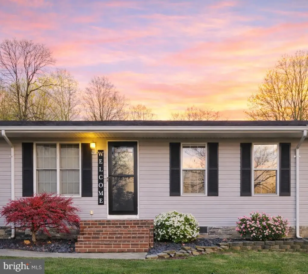 371 Greenbank Rd, Fredericksburg, VA 22406 - #1