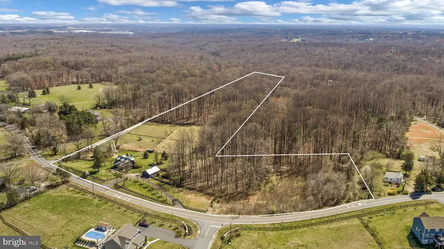 212 Kellogg Mill Rd, Fredericksburg, VA 22406 - #2