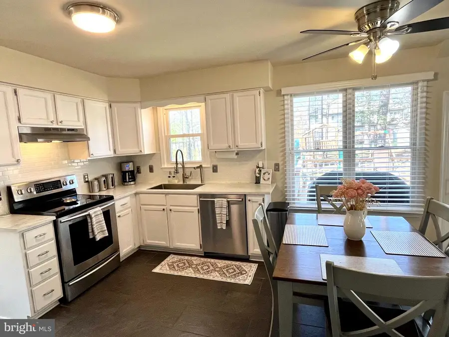 26 Owen St, Stafford, VA 22556 - #2