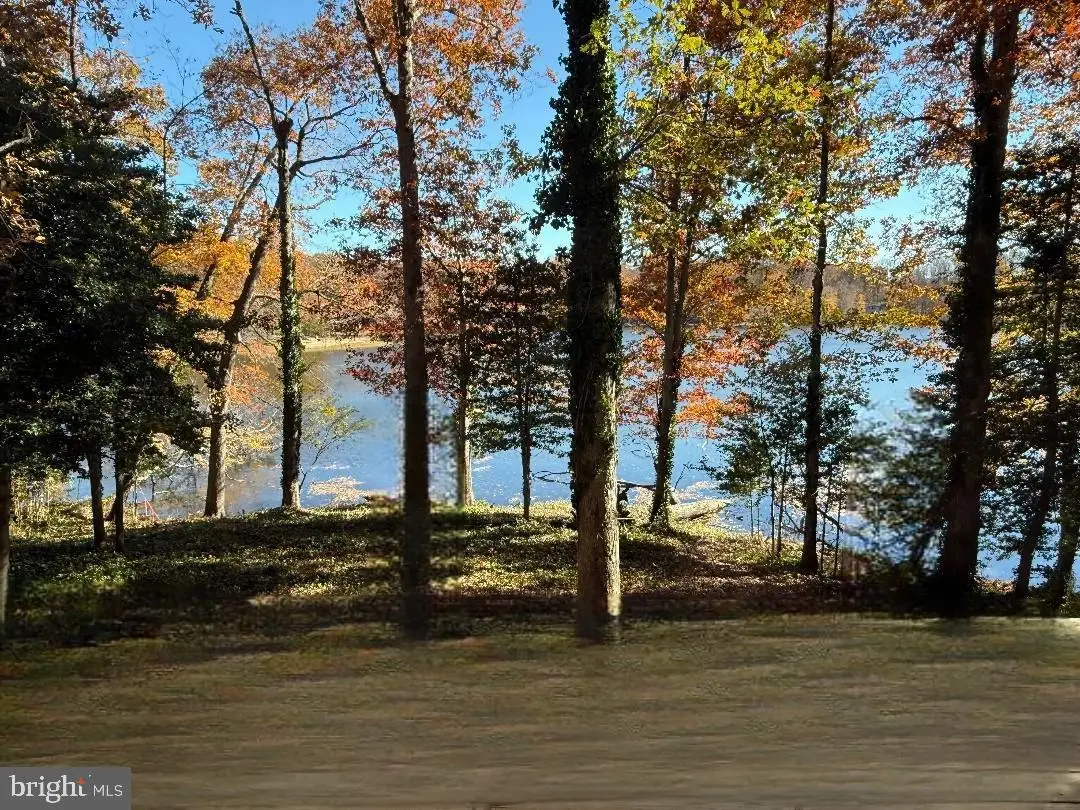 1070 Lakeview Dr, Stafford, VA 22556 - #1