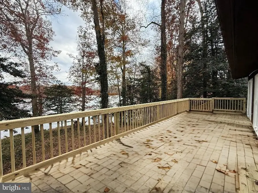 1070 Lakeview Dr, Stafford, VA 22556 - #2