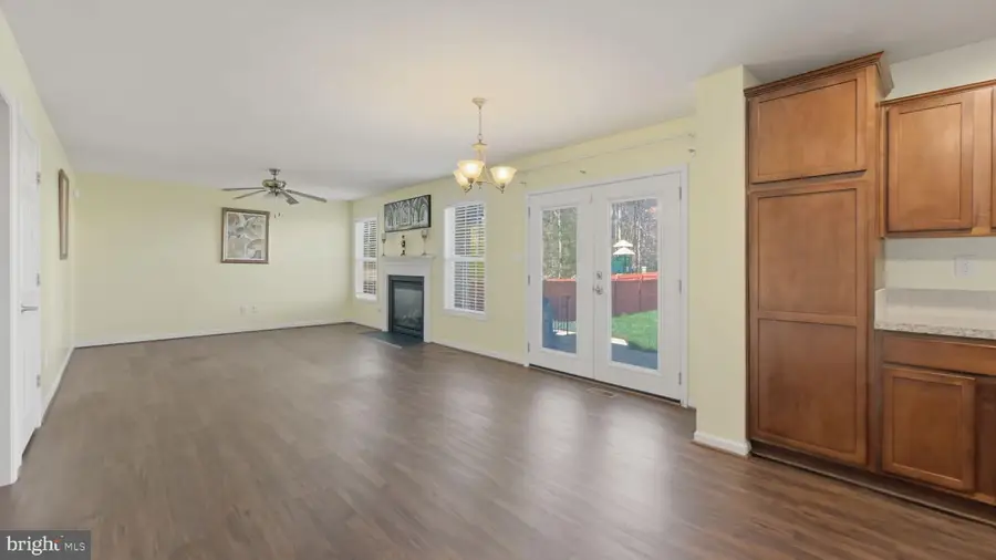 14 Grassland St, Stafford, VA 22554 - #3