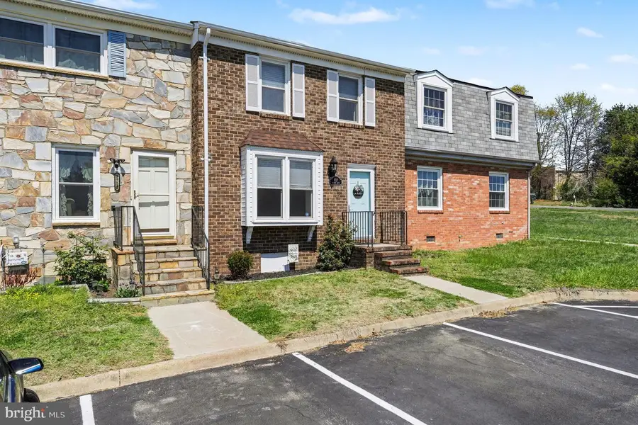 1717 Meadow Dr, Fredericksburg, VA 22405 - #3