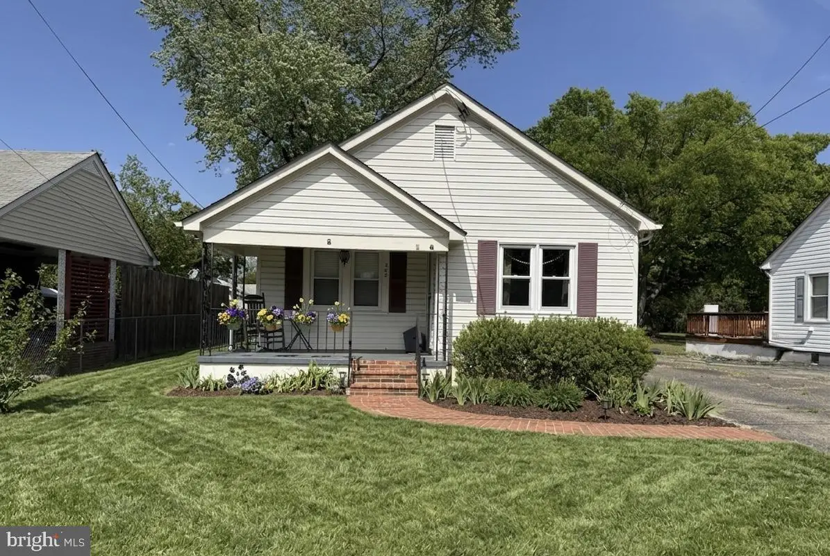 205 E Chatham St, Fredericksburg, VA 22405 - #1
