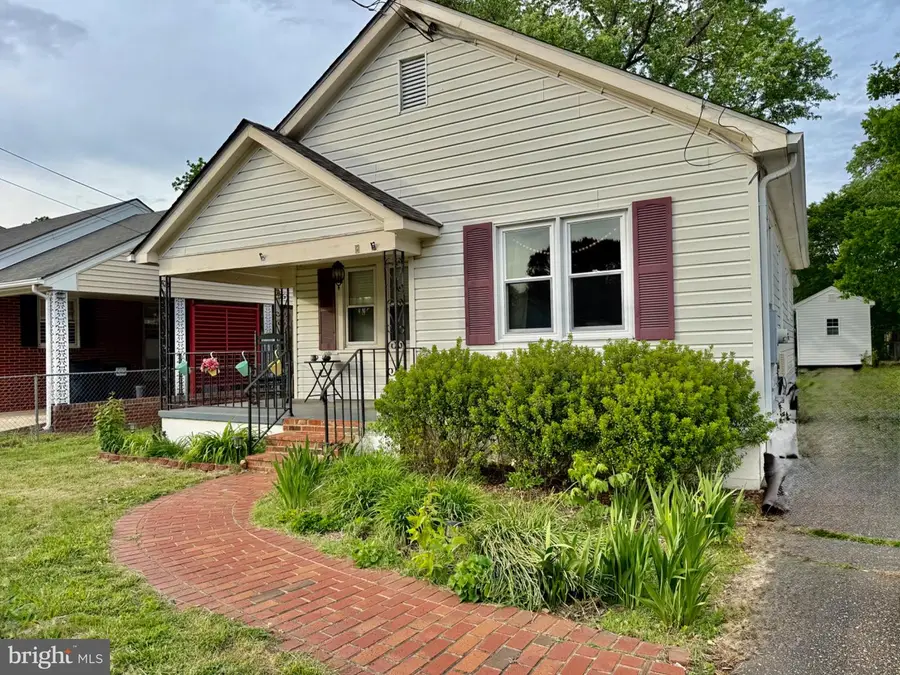 205 E Chatham St, Fredericksburg, VA 22405 - #3