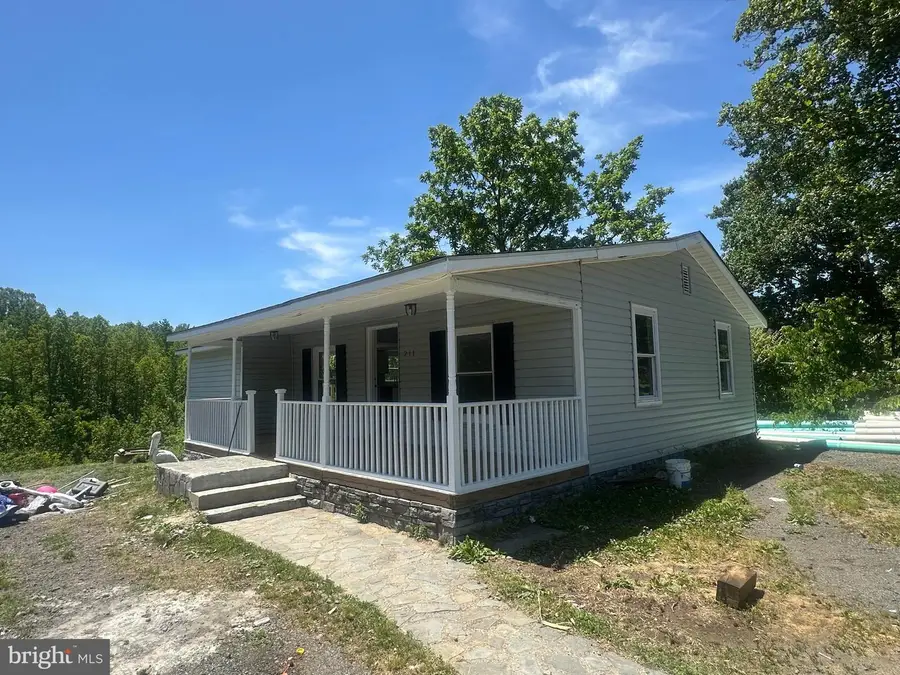211 Sandy Ridge Rd, Fredericksburg, VA 22405 - #2