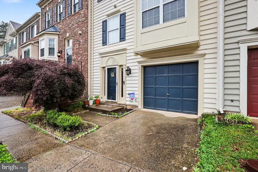 111 W Park Dr, Stafford, VA 22554 - #3