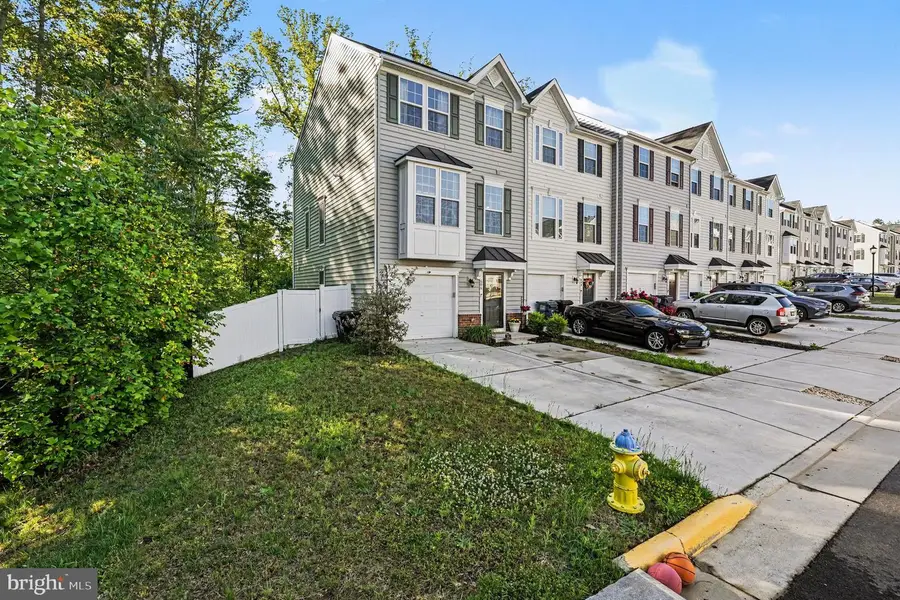 606 Landing Dr, Fredericksburg, VA 22405 - #3