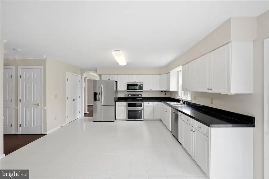 131 Salvington Rd, Fredericksburg, VA 22405 - #3