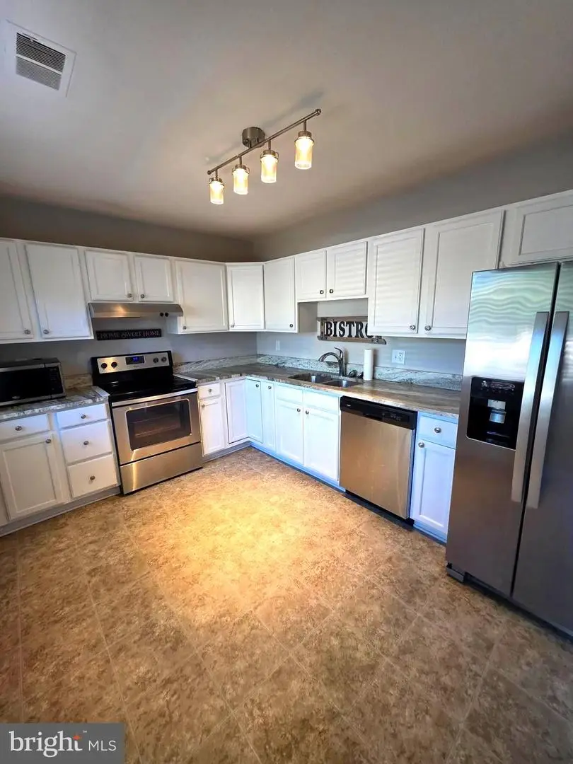 1229 Thomas Jefferson Pl, Fredericksburg, VA 22405 - #3