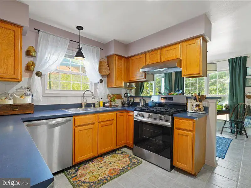 8 Lakeside Drive Dr, Stafford, VA 22554 - #3