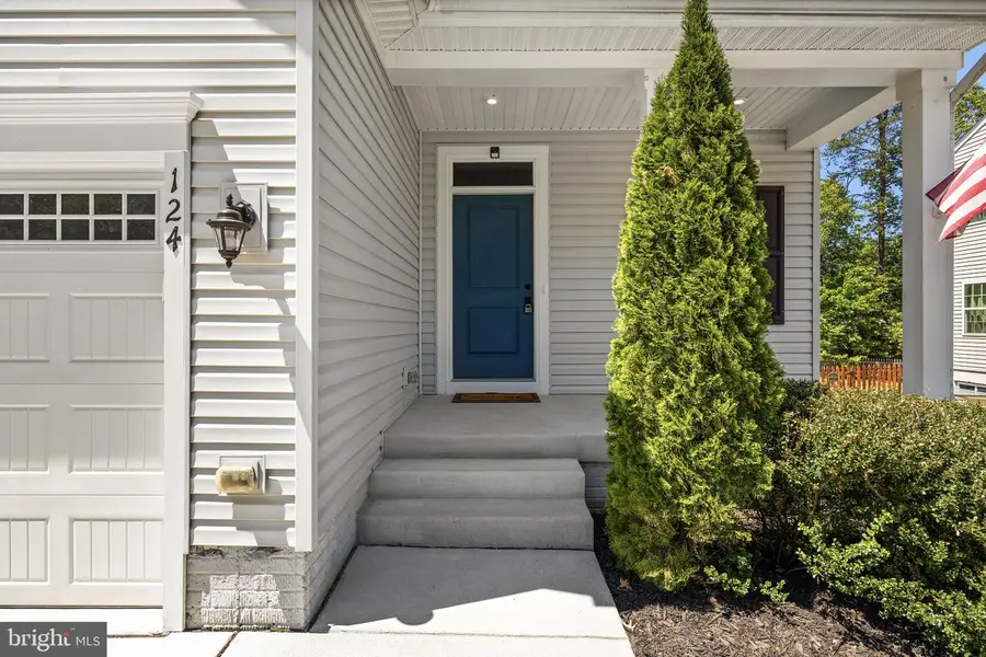 124 Brooke Village Dr, Fredericksburg, VA 22405 - #2