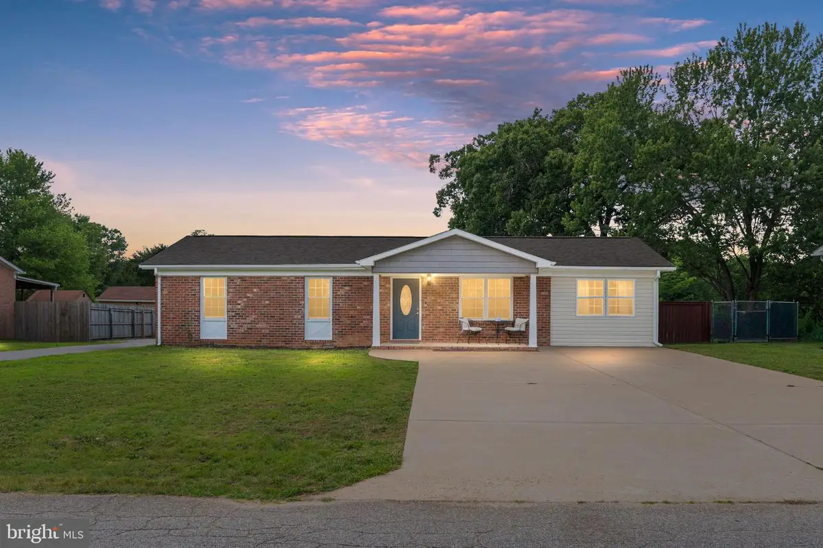 609 Edwards Dr, Fredericksburg, VA 22405 - #1