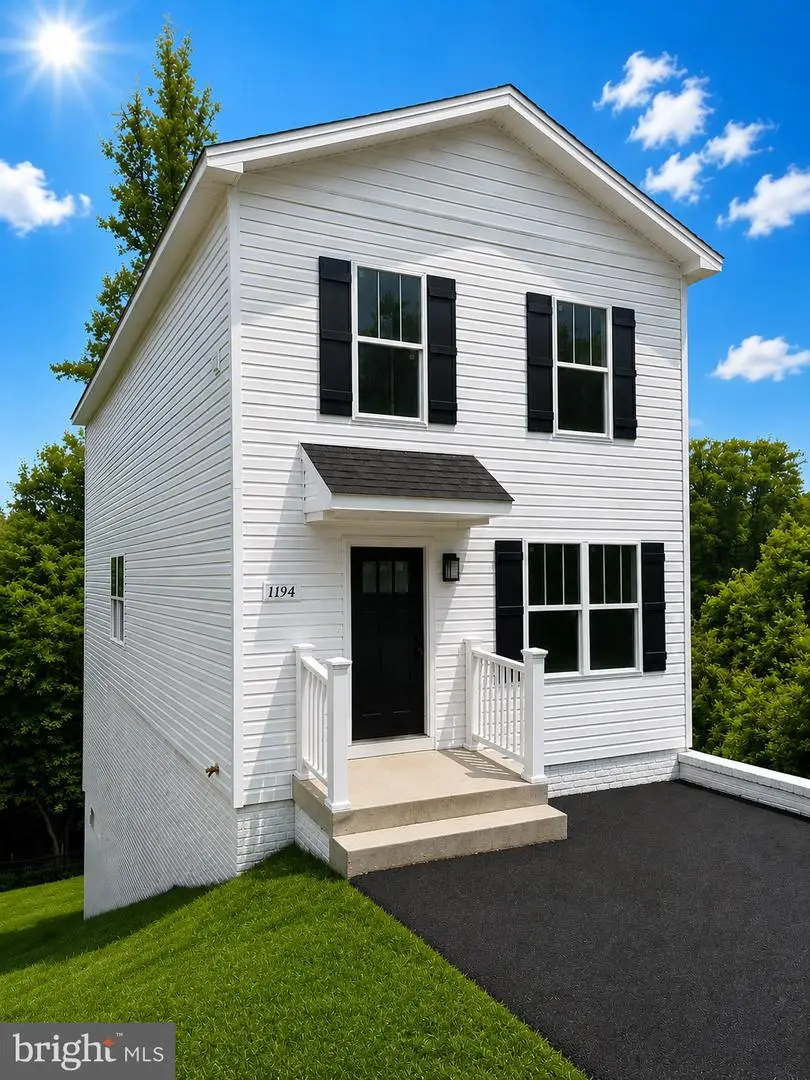 1194 Holly St, Fredericksburg, VA 22405 - #1