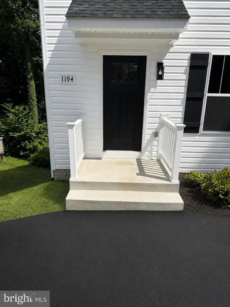 1194 Holly St, Fredericksburg, VA 22405 - #2