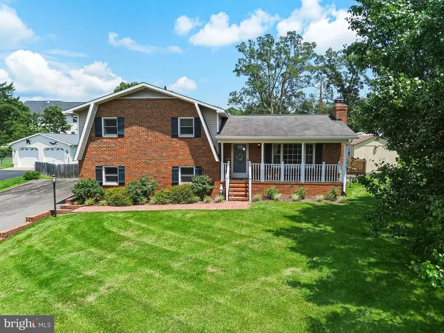 702 Edwards Dr, Fredericksburg, VA 22405 - #2