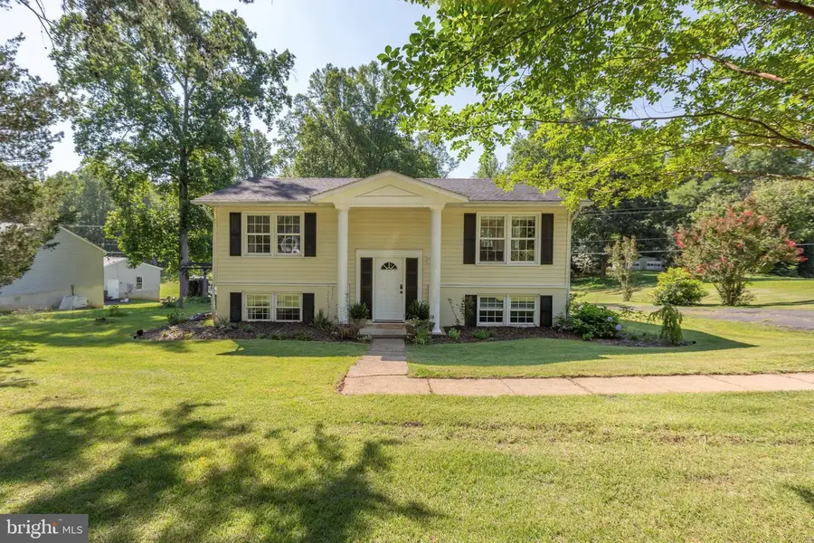 665 Holly Corner Rd, Fredericksburg, VA 22406 - #2
