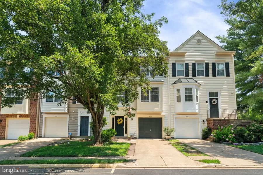 202 Park Brook Ct, Stafford, VA 22554 - #2