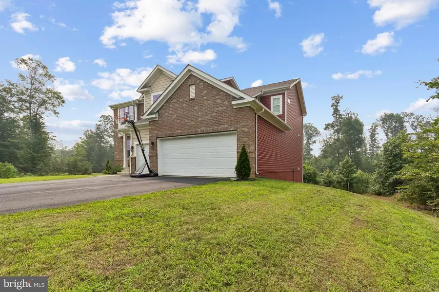 717 Long Meadow Dr, Fredericksburg, VA 22406 - #3
