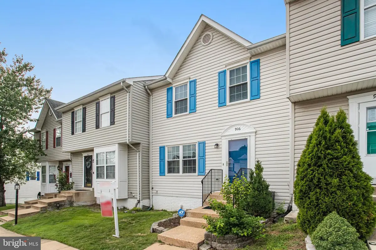 906 Kings Crest Dr, Stafford, VA 22554 - #1