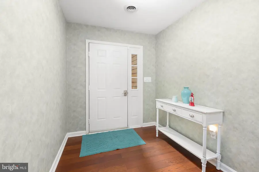 102 Glenwood Ave, Stafford, VA 22554 - #3