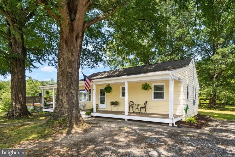 416 Truslow Rd, Fredericksburg, VA 22405 - #3