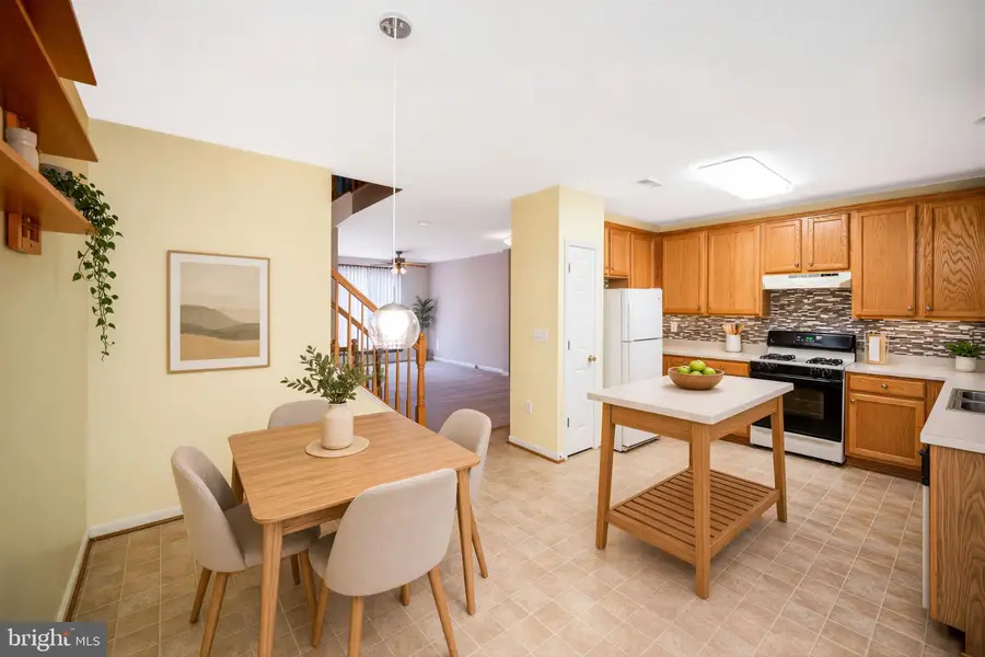 605 Galway Ln, Stafford, VA 22554 - #3