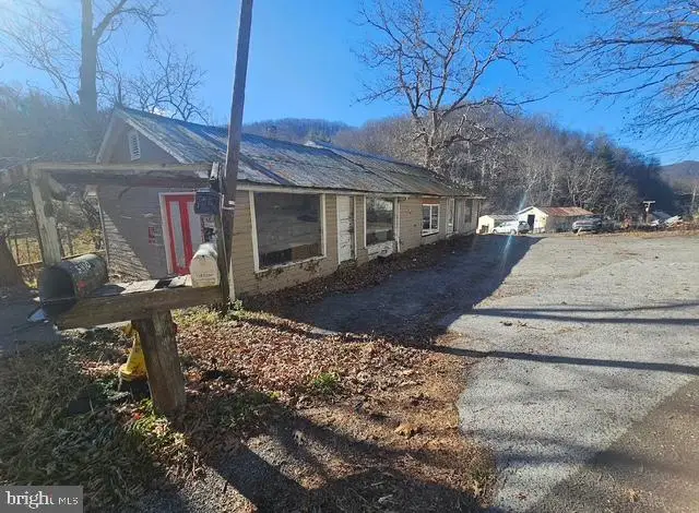 5910 Dry Fork Rd, Cedar Bluff, VA 24609 - Image #2