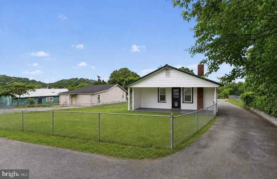 604 Shakesville Rd, Bristol, VA 24202 - #3
