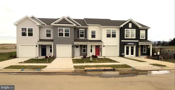 233 Camden Dr, WAYNESBORO, VA 22980