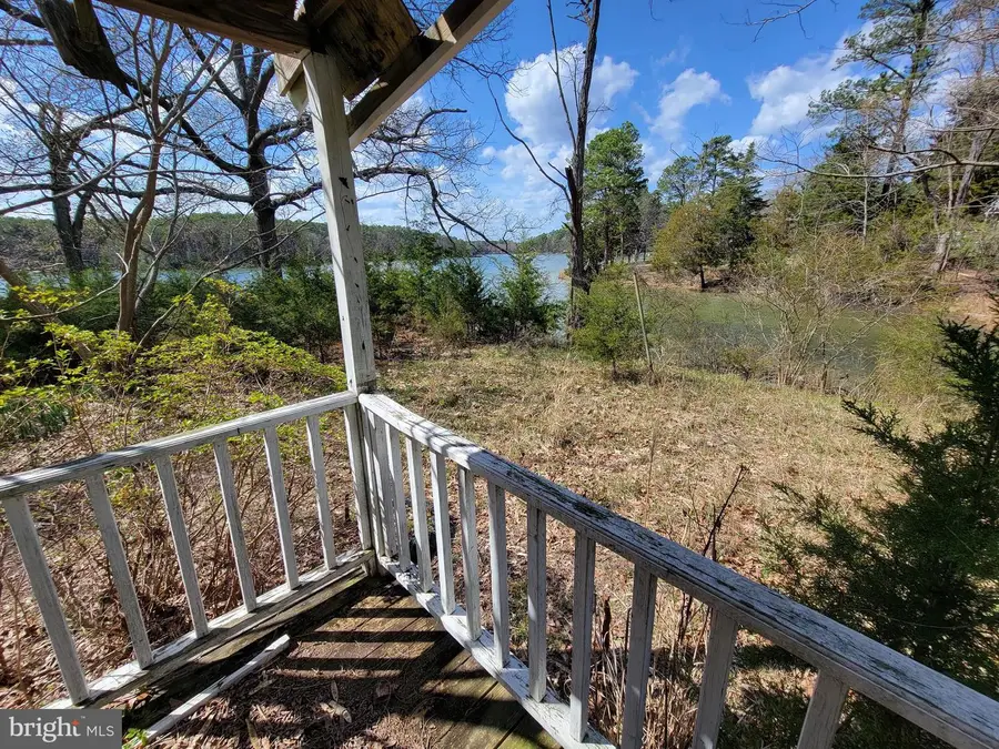 922 Skipjack Rd, Kinsale, VA 22488 - Image #2