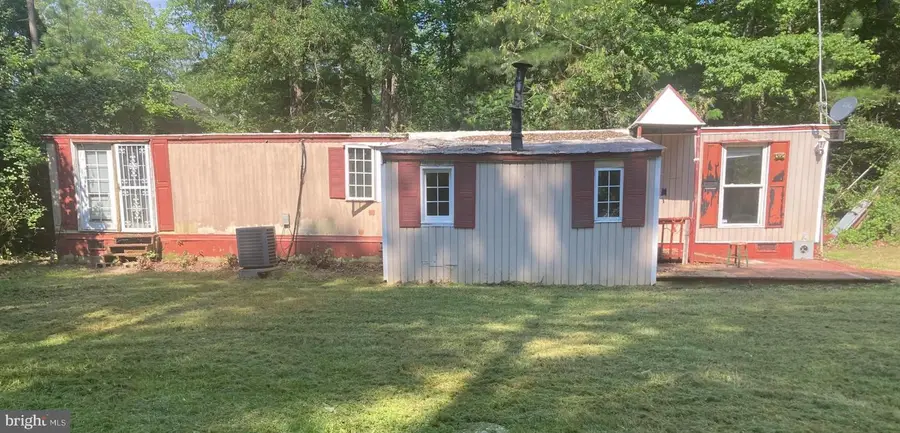 141 Wakefield Dr, Colonial Beach, VA 22443 - Image #3