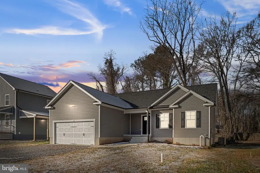 749 Lakeview Dr, Colonial Beach, VA 22443 - Image #2