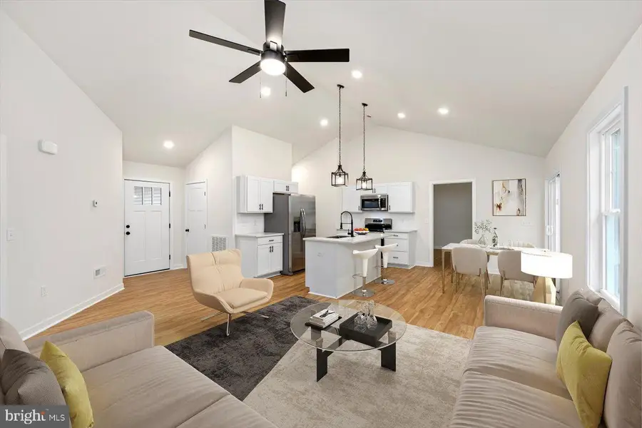 749 Lakeview Dr, Colonial Beach, VA 22443 - Image #3