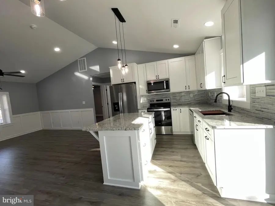 408 Wirt St, Colonial Beach, VA 22443 - Image #3