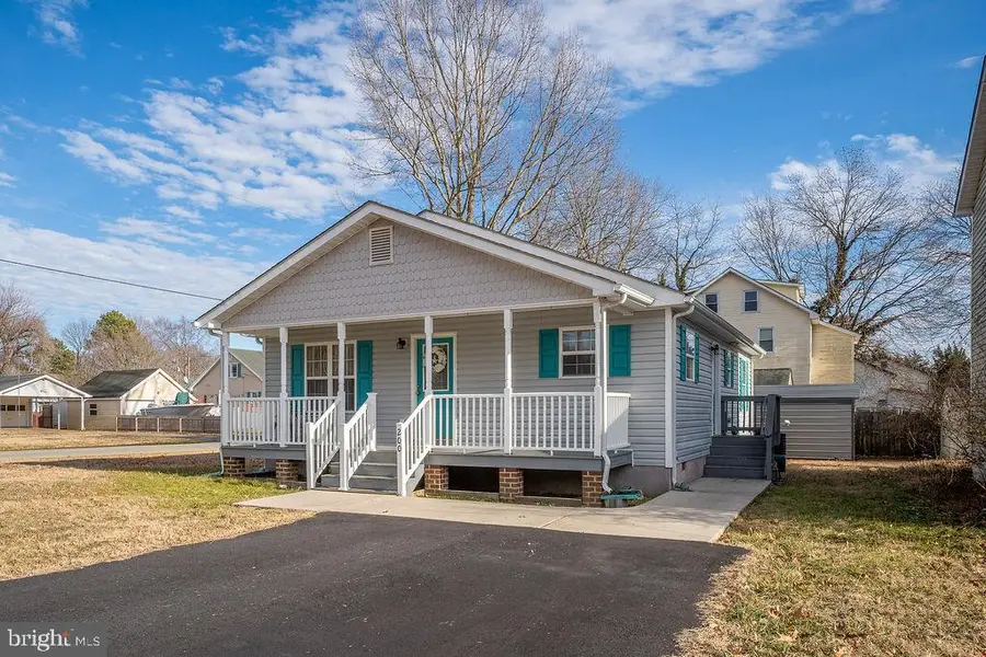 200 5th St, Colonial Beach, VA 22443 - #2