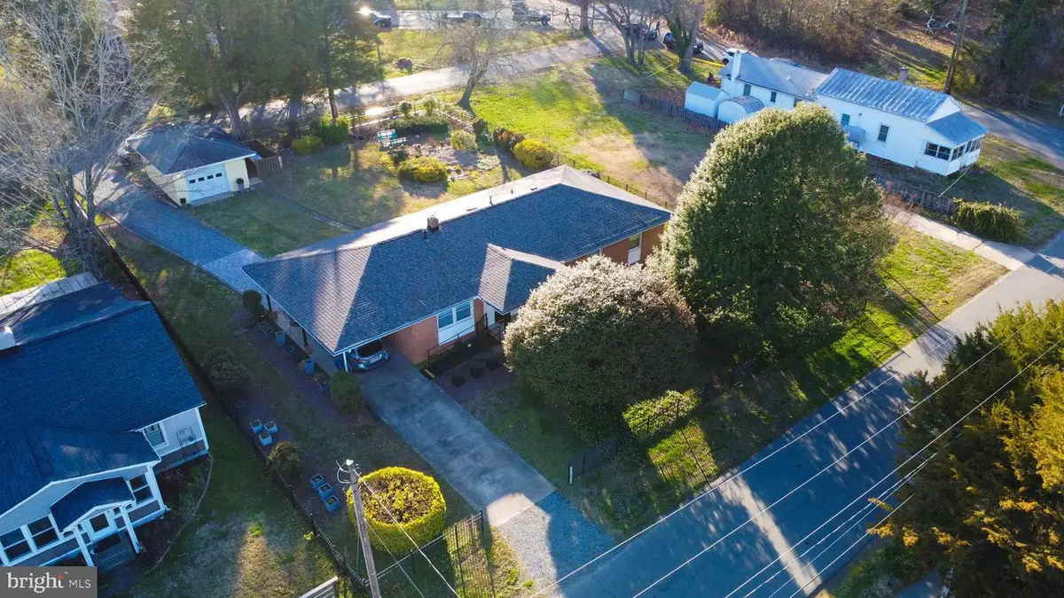 946 Bryant Ave, Colonial Beach, VA 22443 - #1