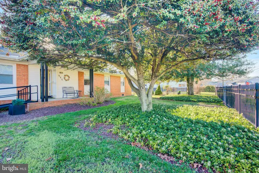 946 Bryant Ave, Colonial Beach, VA 22443 - #3