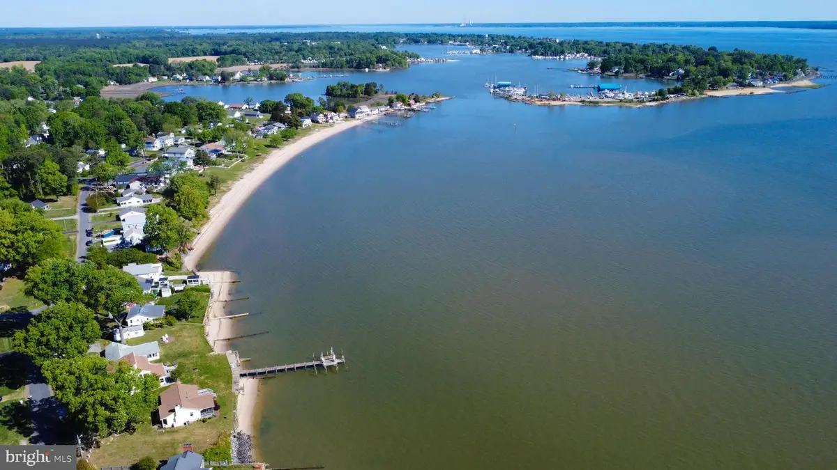 162 Shore Dr, Colonial Beach, VA 22443 - #1