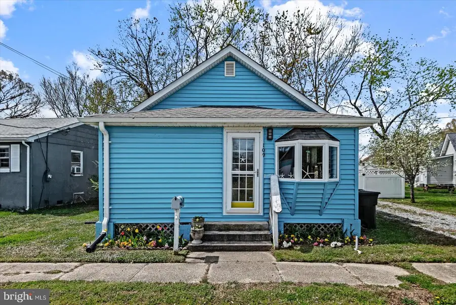 109 Bancroft Ave, Colonial Beach, VA 22443 - #2