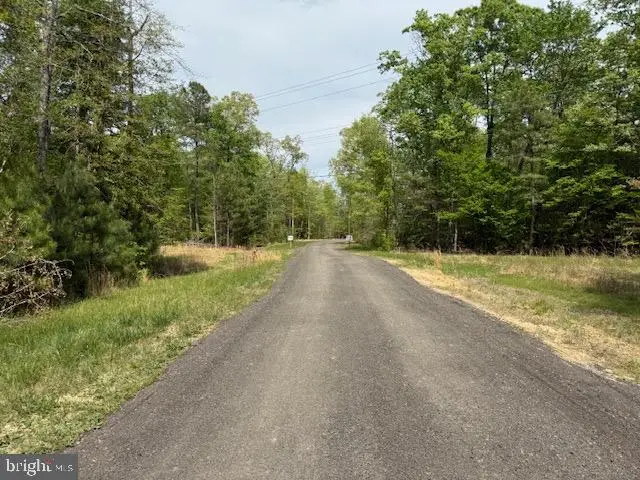 209 Loretta Dr, Colonial Beach, VA 22443 - #2