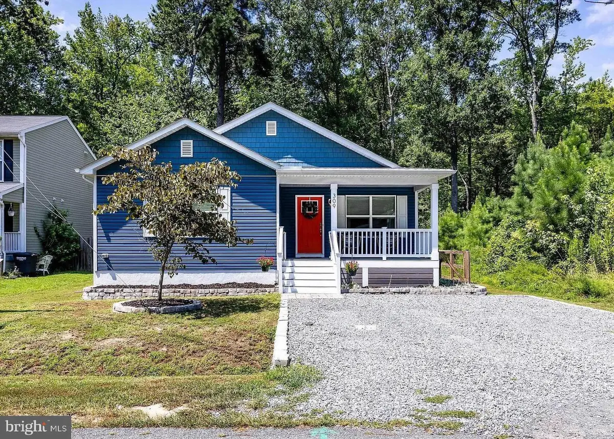 309 12th St, Colonial Beach, VA 22443 - #1