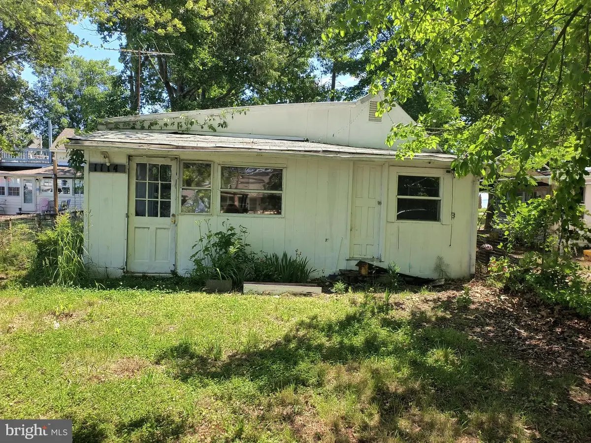 1114 Lossing Ave, Colonial Beach, VA 22443 - #1