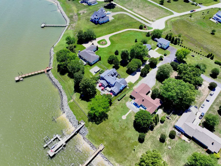 651 Barracks Beach Dr, Colonial Beach, VA 22443 - #2