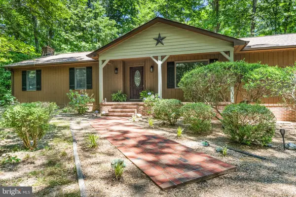 14449 Kings Highway, MONTROSS, VA 22520