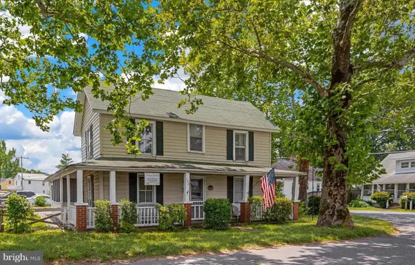 120 Boundary St, COLONIAL BEACH, VA 22443