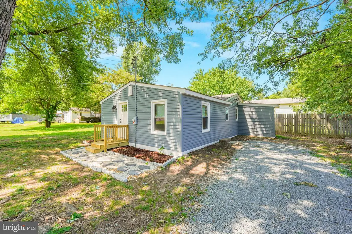 227 Dale Dr, Colonial Beach, VA 22443 - #1
