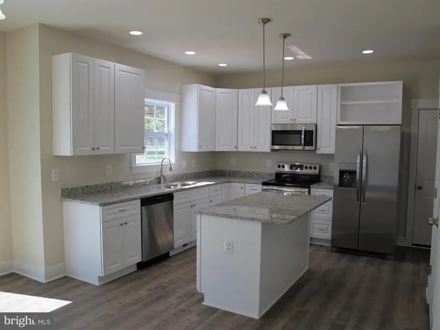 43 Lee St, Montross, VA 22520 - #2