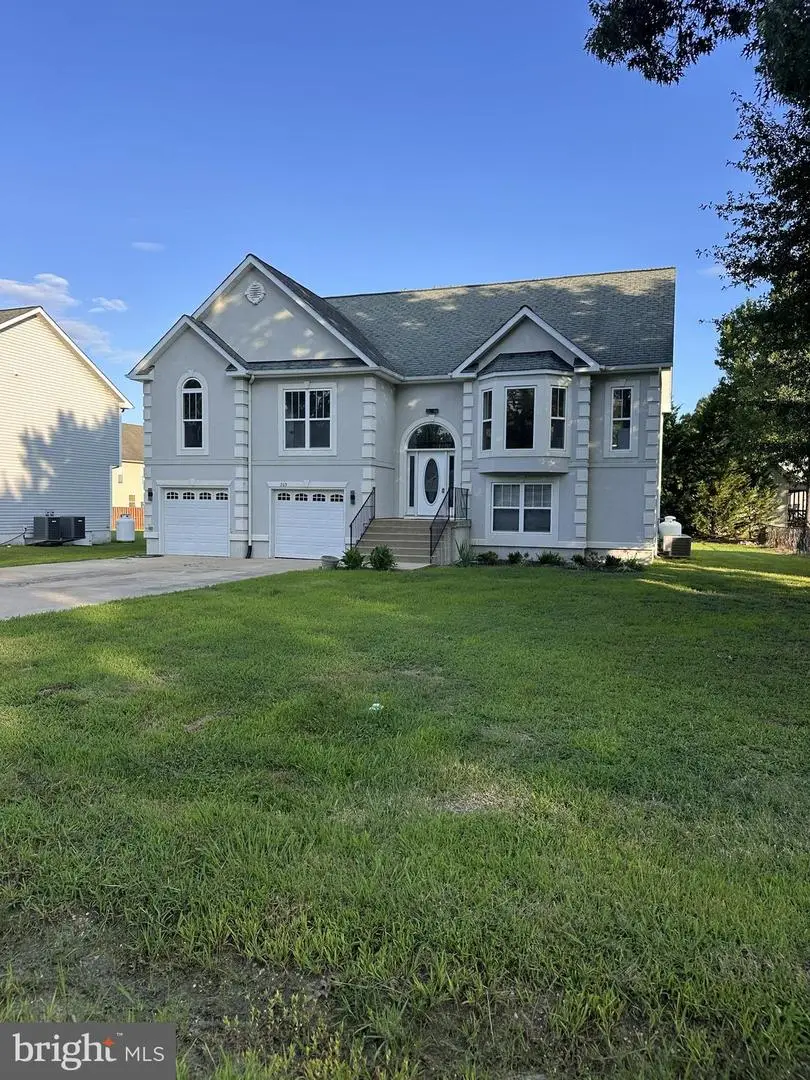 203 Forest Ave, Colonial Beach, VA 22443 - #1